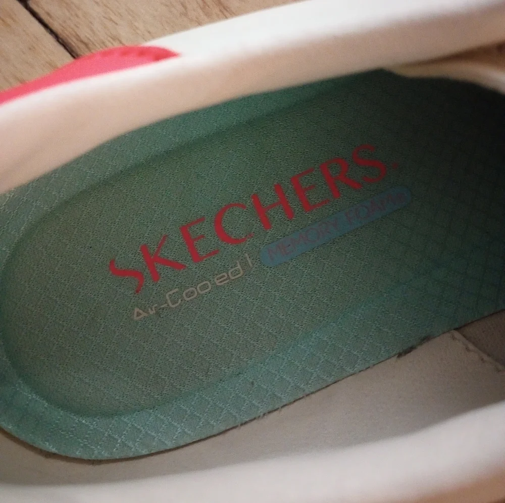 Skechers Eden LX Court Classics Off White With Coral Pink + Teal Accents Size 10
